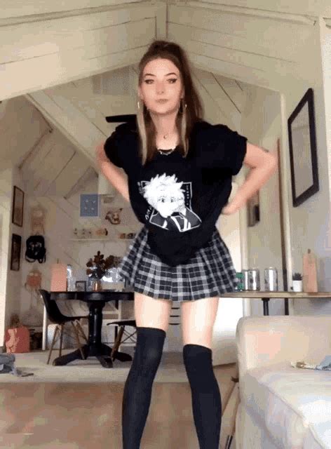 scrolllers|Tiktoknsfw Gifs .